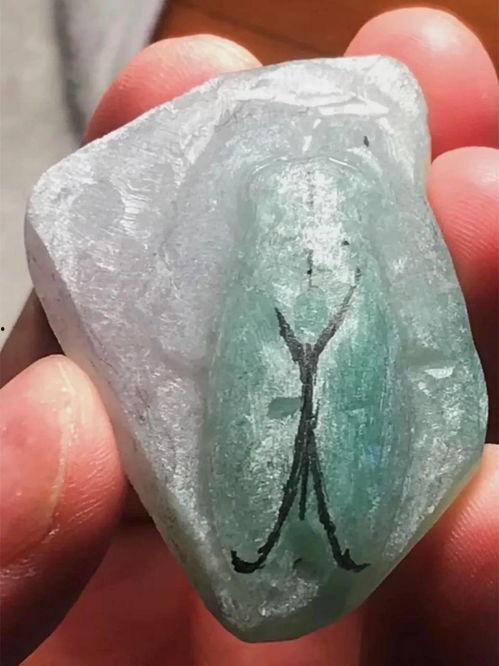 翡翠厚片料怎么看种水,翡翠厚片料种水识别与生成解析