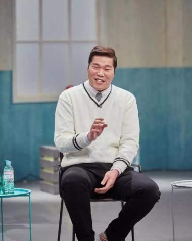 丽江王明星,探寻古城之光，揭秘明星背后的故事