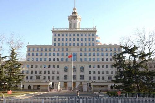 限娱令明星,挑战与机遇并存